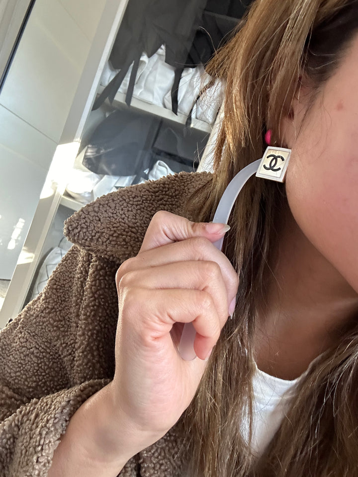 Chanel 21B square LGHW White & Black Earrings