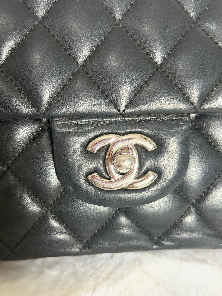 CHANEL series 12 Black Lambskin SHW Medium ML Timeless Classic Double Flap Bag 2011