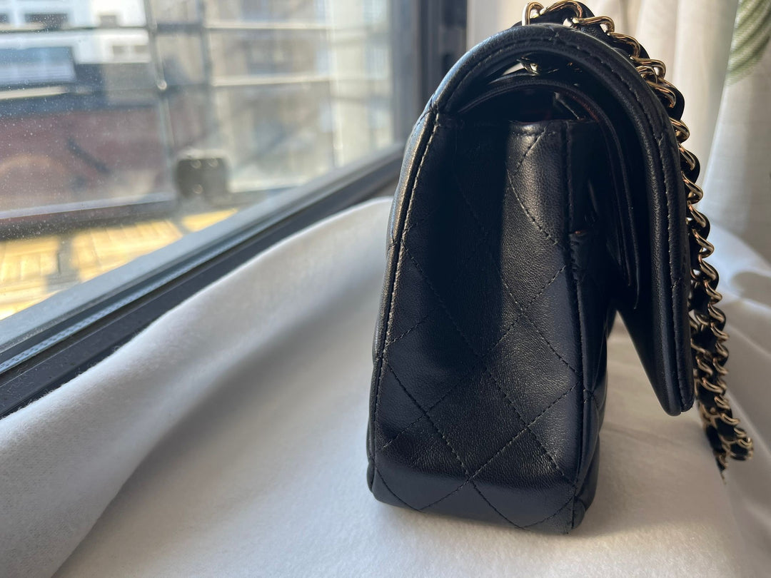Chanel series 21 2015/2016 Black Lambskin GHW Medium Classic Double Flap Bag