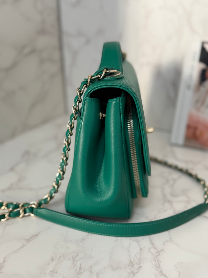 CHANEL series 23 Green Caviar LGHW Medium Business Affinity Flap Bag