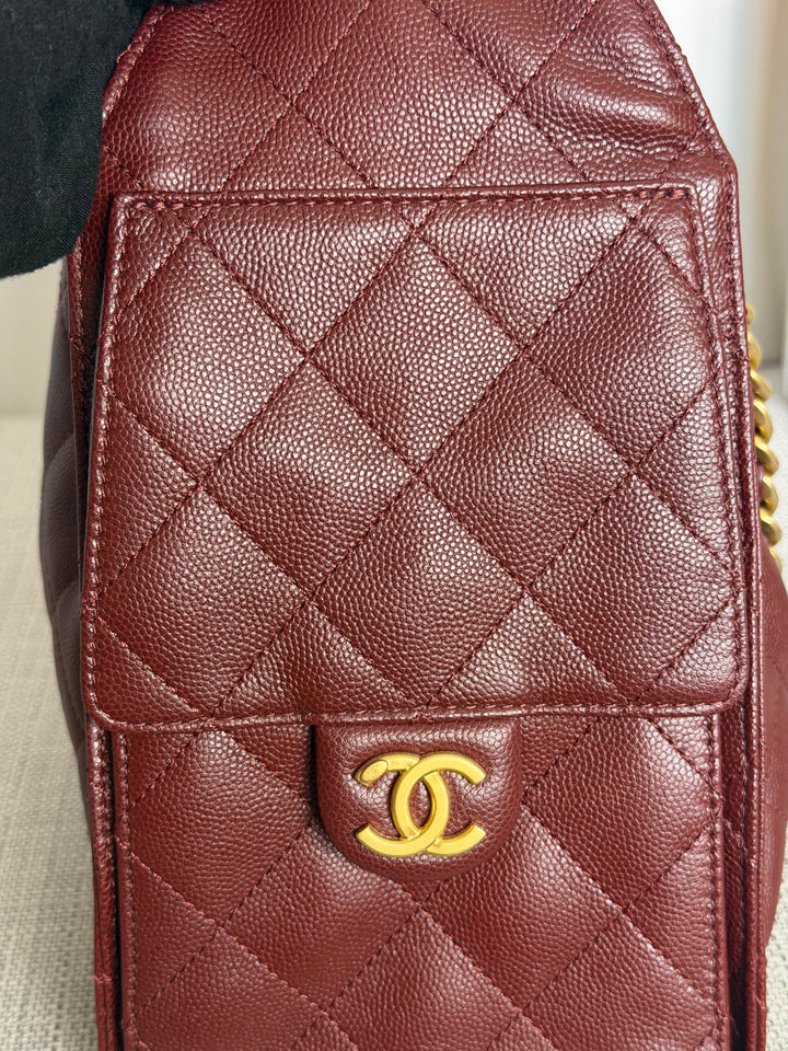CHANEL 25A Burgundy Caviar Aged GHW 25 Hobo Bag Size SMALL