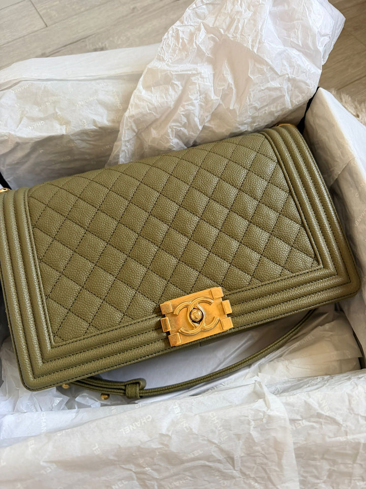 CHANEL series 23 Khaki Green Caviar with Pink lining NEW Medium Le Boy Flap Bag 2016