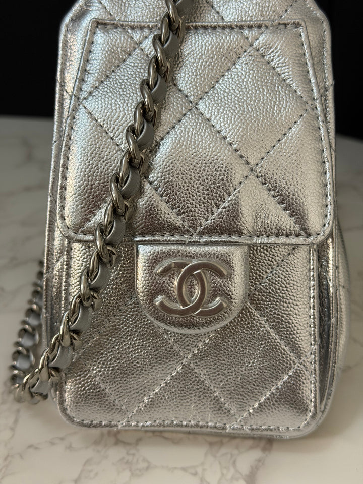 CHANEL 26C Silver Caviar shiny SHW Mini 25 Hobo Bag