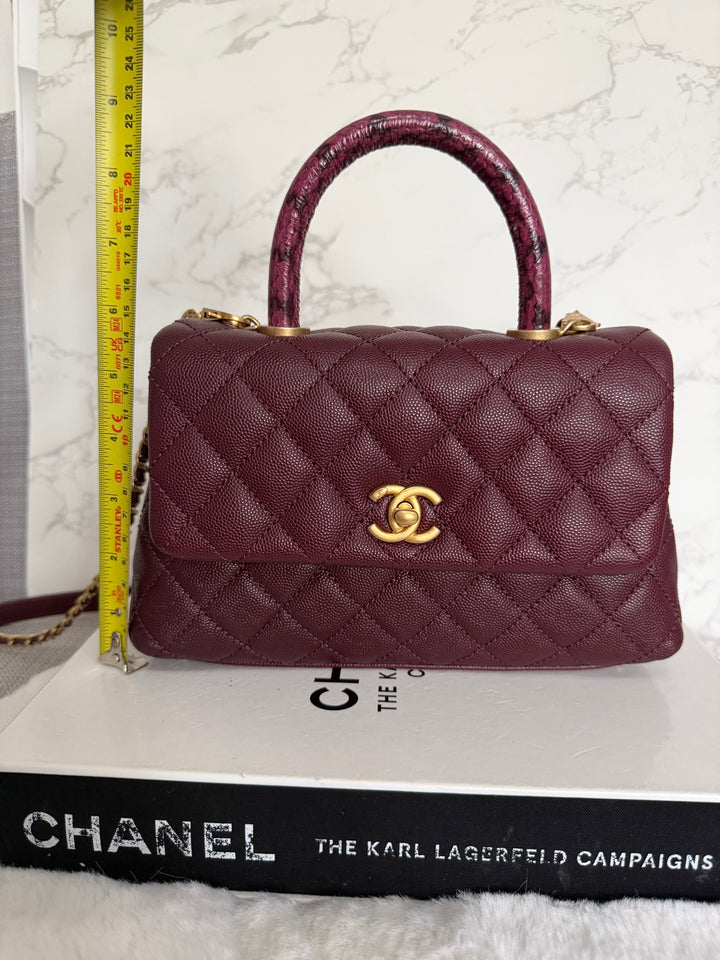 CHANEL series 26 Burgundy Caviar Aged GHW Coco Handle Flap Bag size SMALL with Pink sea snake handle 2018