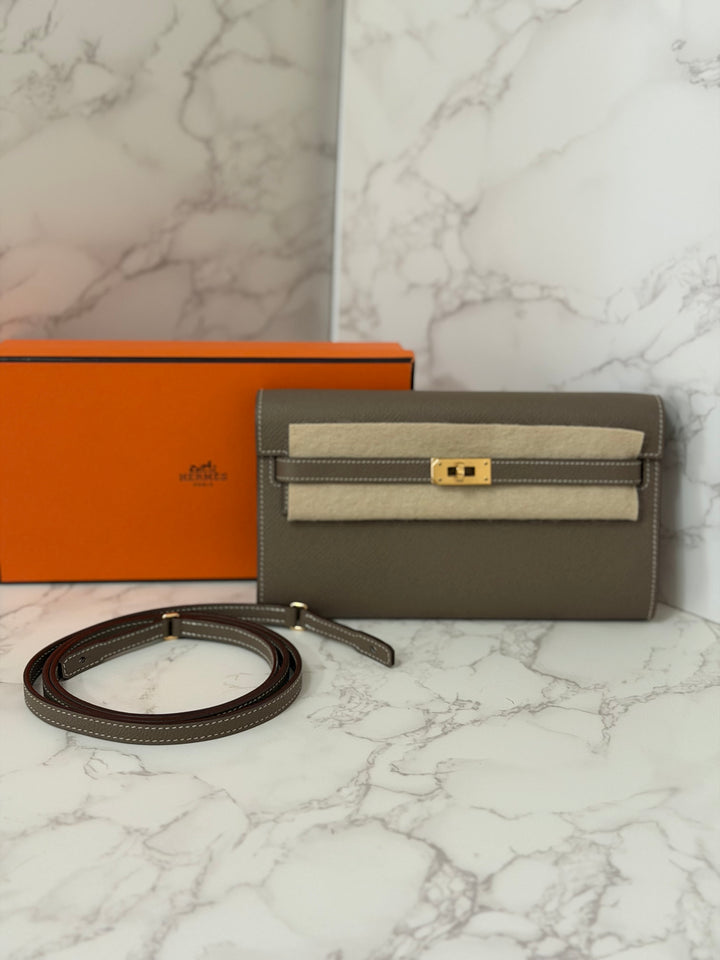 HERMES Kelly To Go Etoupe Epsom Leather GHW stamp B 2023