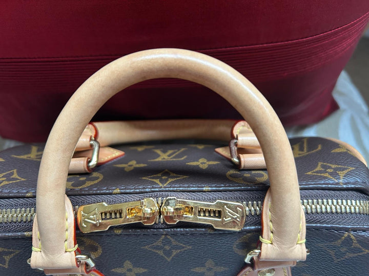 LOUIS VUITTON Speedy 20 with Guitar Strap