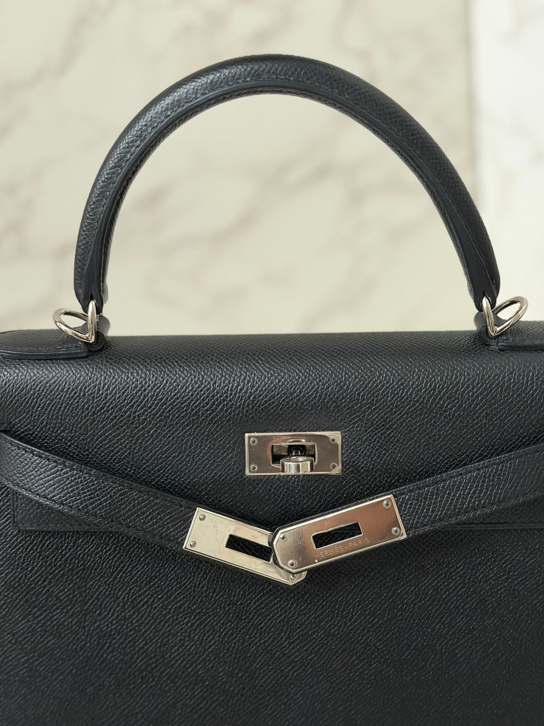 HERMES Black Noir Sellier Epsom Leather PHW Kelly 28 Stamp R 2014