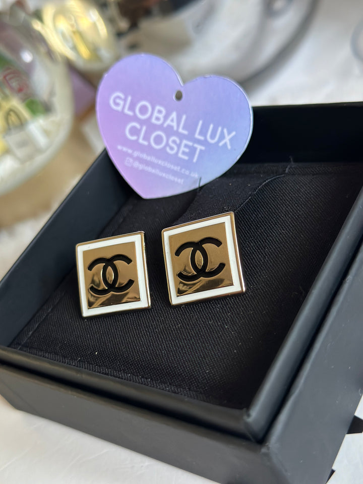 Chanel 21B square LGHW White & Black Earrings