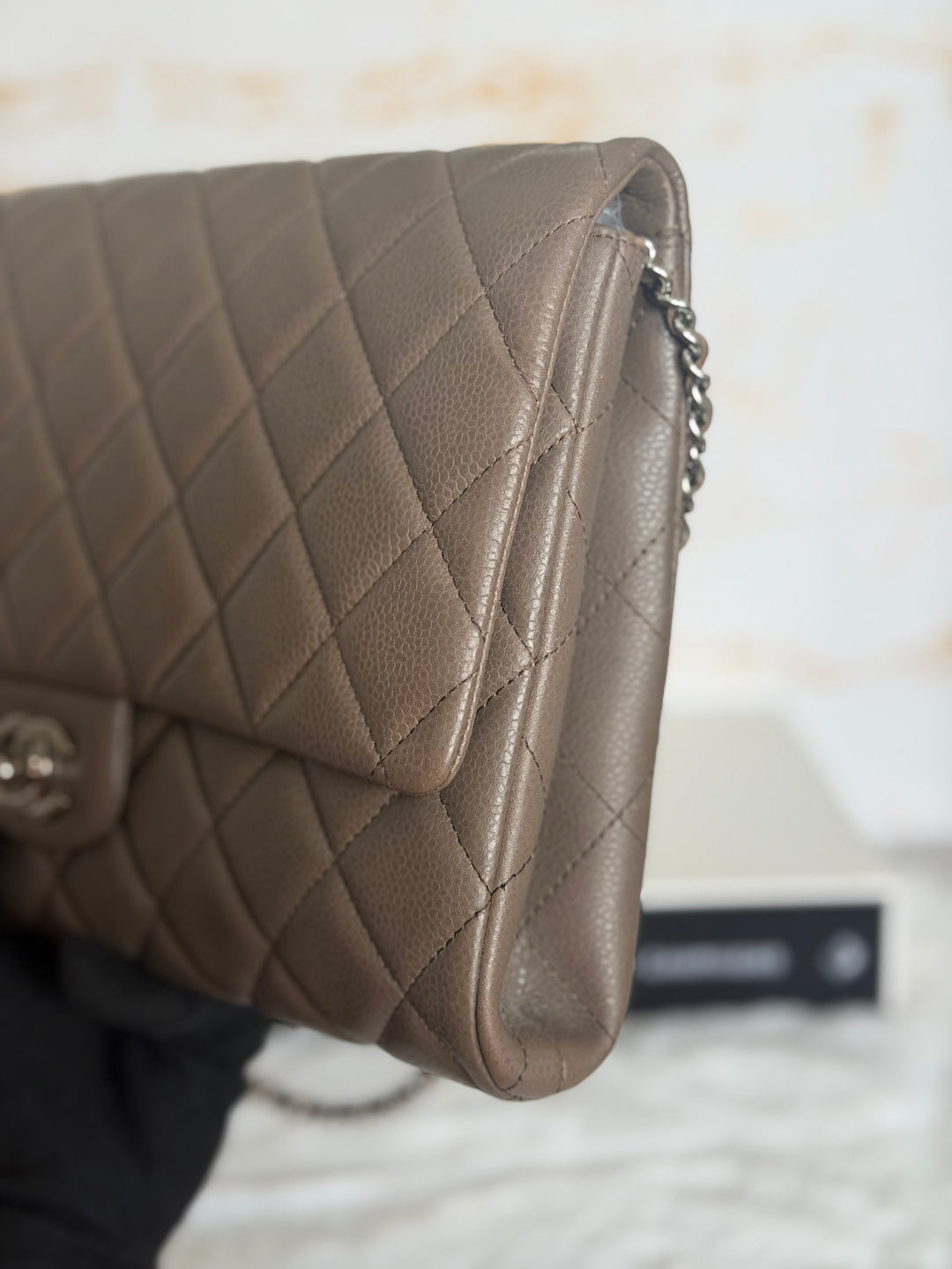 CHANEL series 17 Khaki Caviar SHW Classic Clutch with Chain