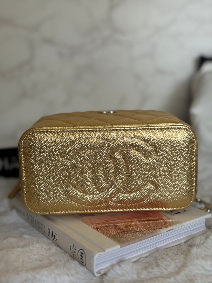 CHANEL 26A Métiers d’art Gold Caviar SHW Small Vanity Top Handle 2026