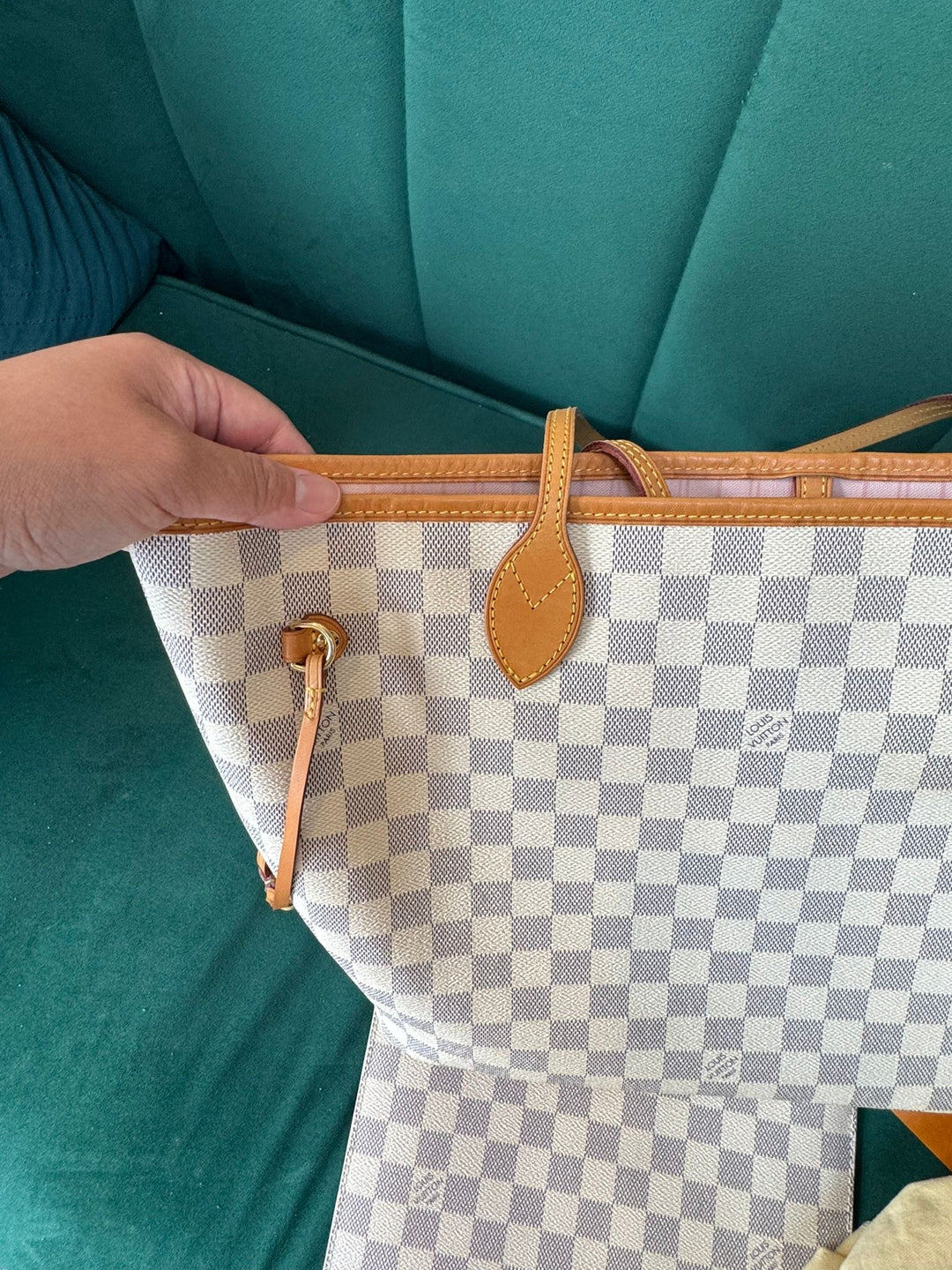 LOUIS VUITTON Neverfull MM Tote Bag in Damier Azur with Rose Ballerine lining