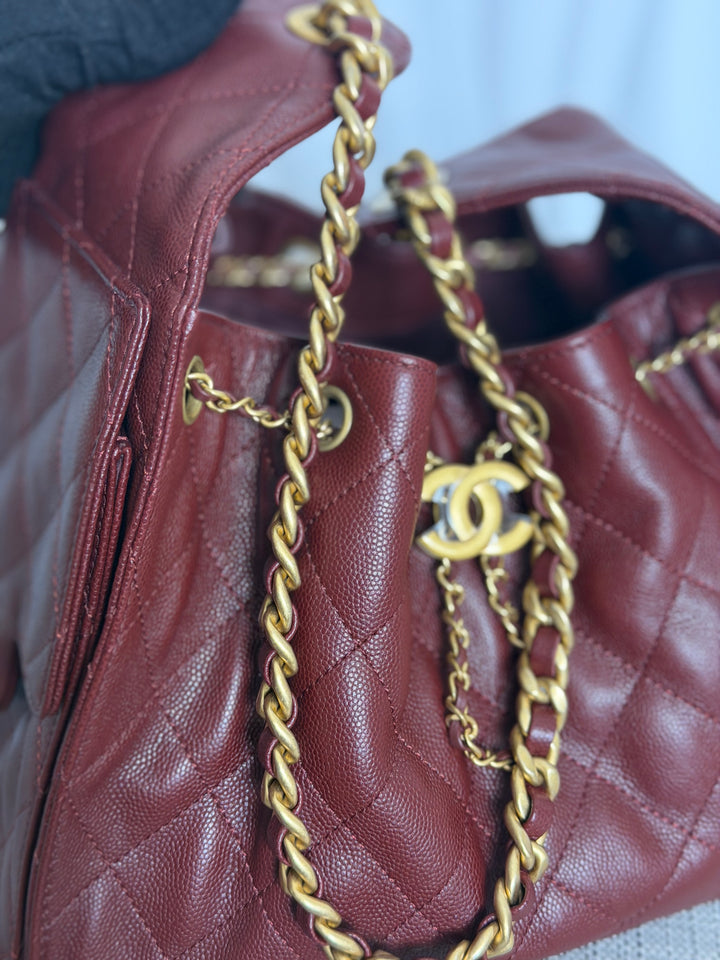 CHANEL 25A Burgundy Caviar Aged GHW 25 Hobo Bag Size SMALL