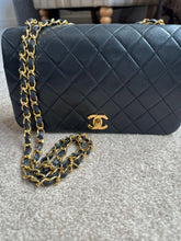 Load image into Gallery viewer, CHANEL series 1 Black Lambskin 24k GHW Full Flap Bag

