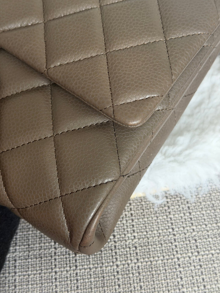 CHANEL series 17 Khaki Caviar SHW Classic Clutch with Chain