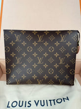 Load image into Gallery viewer, Louis Vuitton LV Toiletry 26 Pouch with Canvas Monogram
