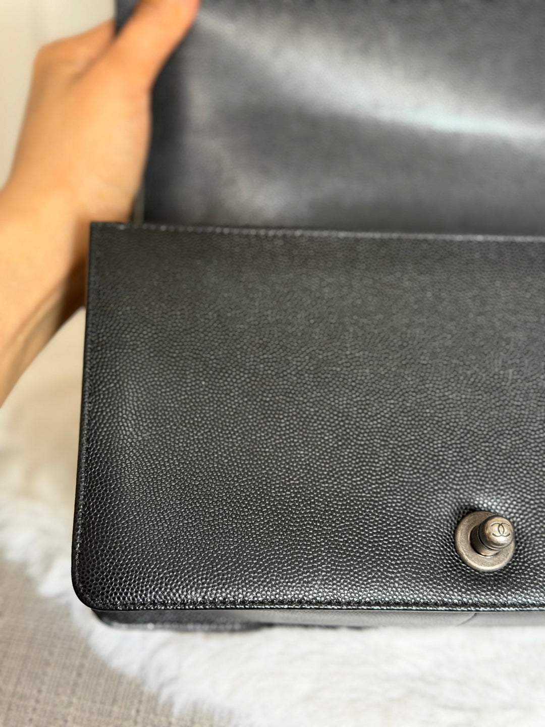 CHANEL series 25 Black Caviar Ruthenium Hardware Old Medium Le Boy Bag 25 cms 2018