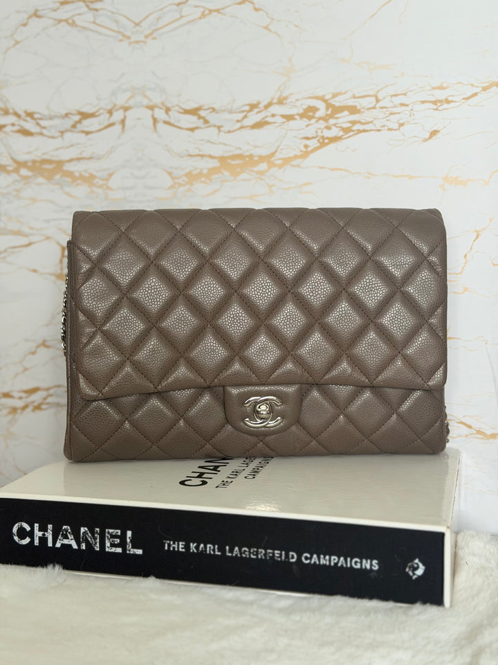 CHANEL series 17 Khaki Caviar SHW Classic Clutch with Chain