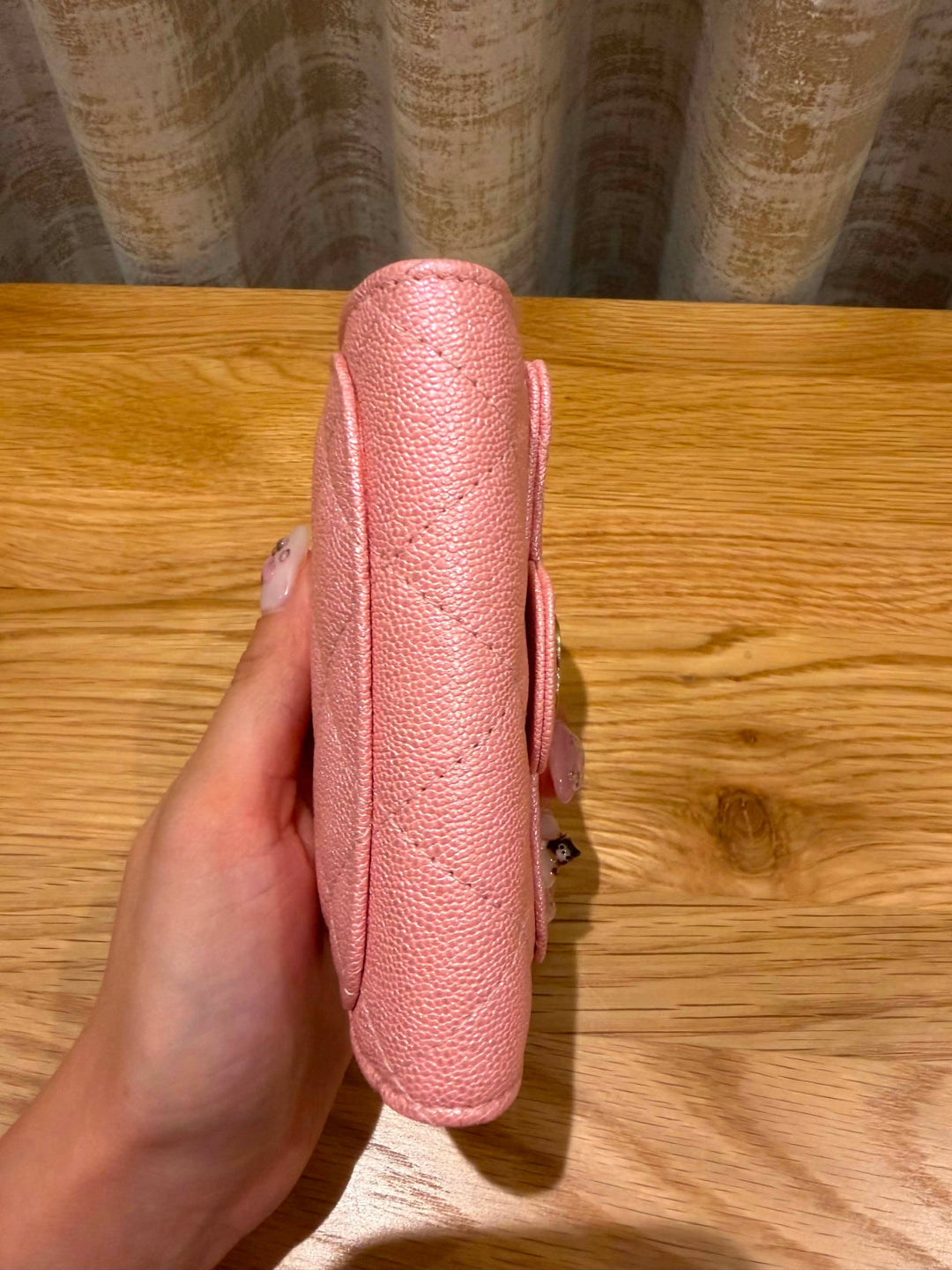 CHANEL 19S Iridescent pink caviar LGHW Card Holder with Chain 2019 series 27