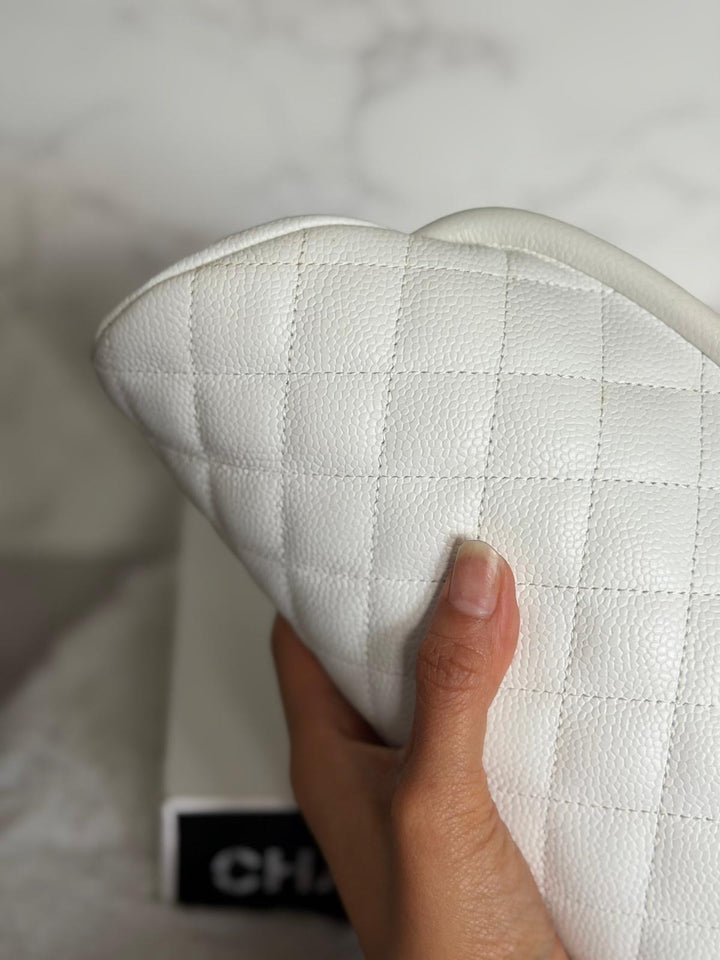 CHANEL series 12 White Caviar SHW Classic Clutch