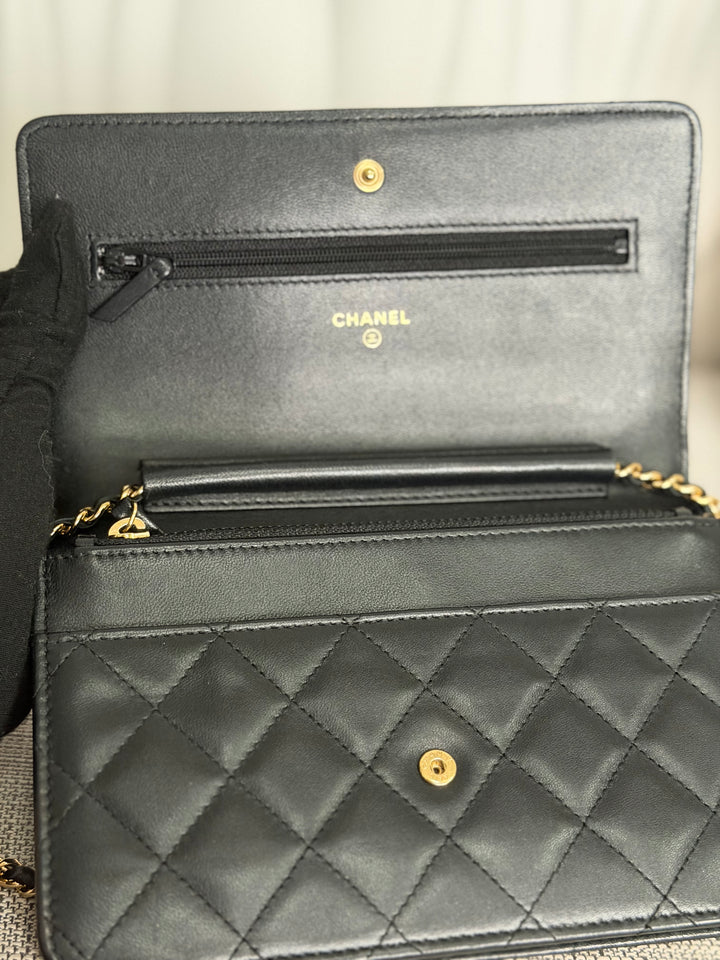 CHANEL series 25 2018 Black Lambskin LGHW Classic Wallet On Chain (WOC)