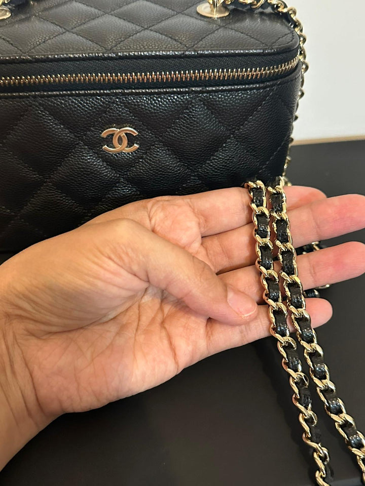 CHANEL Black Caviar LGHW Small Vanity Case with chain