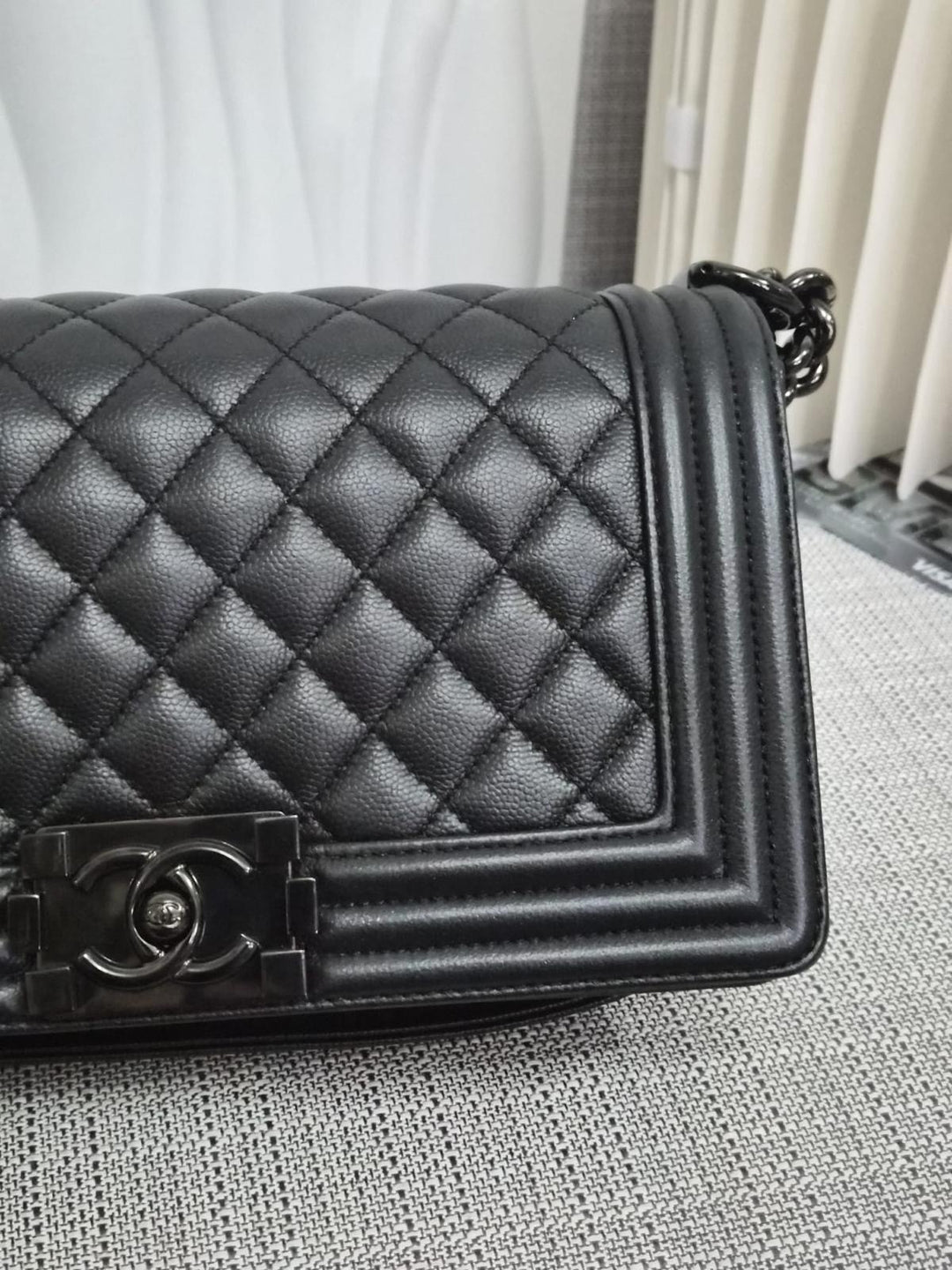 CHANEL Series 25 Black Caviar So Black Hardware Old Medium Le Boy Bag 2017/2018