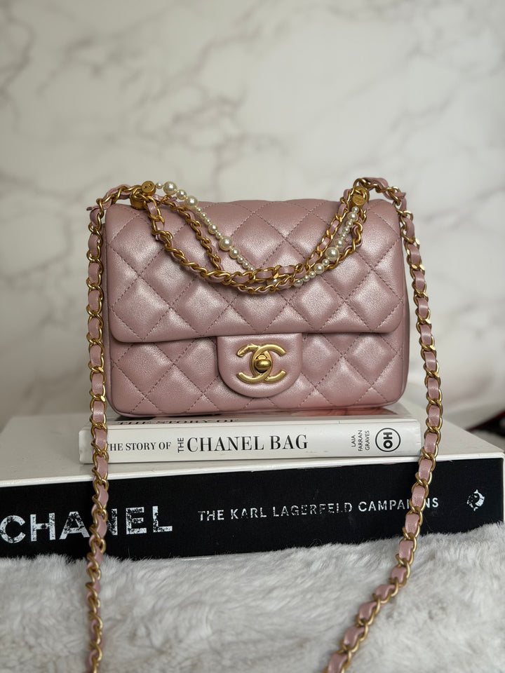 CHANEL 24P Pearly Pink Lambskin Pearl Twist Aged GHW Flap Bag 2024
