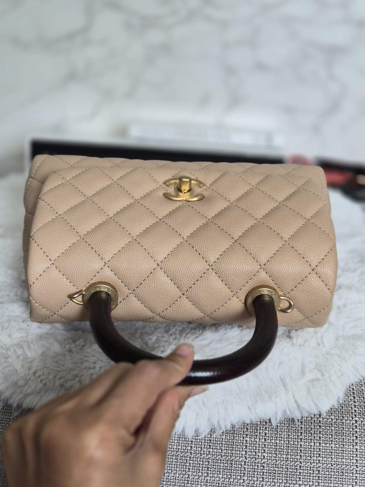 CHANEL series 29 Beige Caviar Aged GHW Deep burgundy Lizard Handle Coco Handle size Small 2019/2020