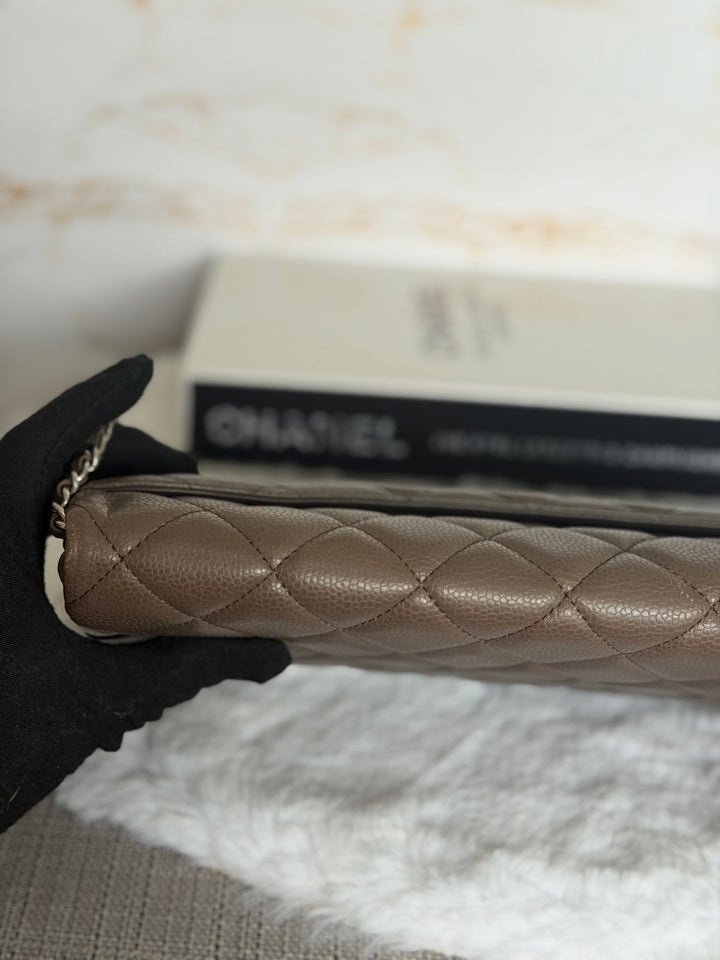 CHANEL series 17 Khaki Caviar SHW Classic Clutch with Chain