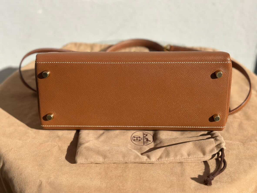 Hermes Gold Retourne Courcheval Leather GHW Vintage Stamp A in Sq (1997) Kelly 28