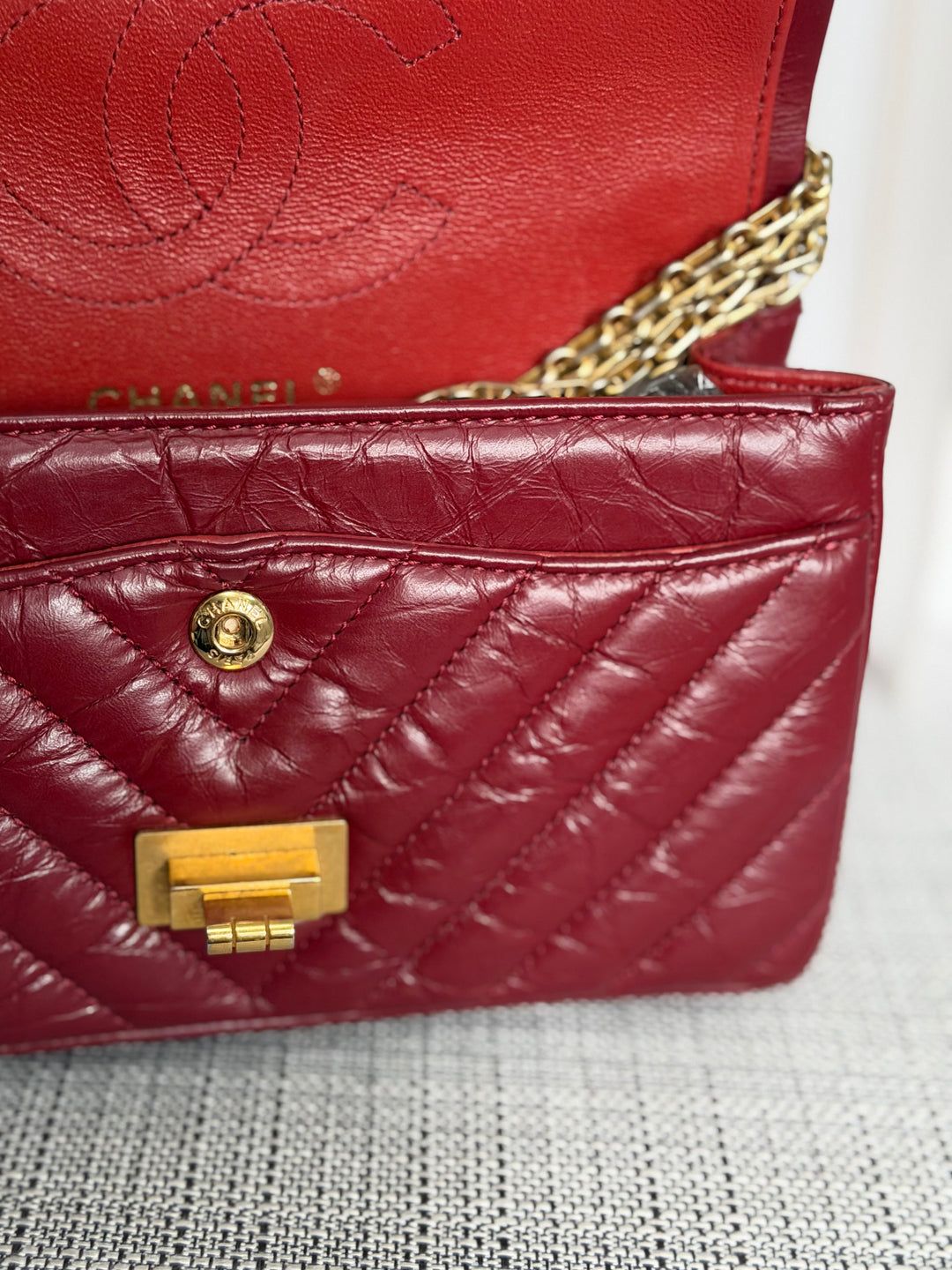 CHANEL 16A collection 2016 Series 23 Burgundy Calf skin Chevron Mini Reissue Flap Bag with Aged GHW