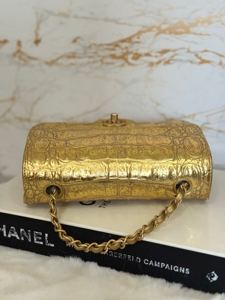 CHANEL series 28 19A Metiers d'Art collection Gold Croc Embossed Calf Skin Mini Rectangular Flap Bag with Aged GHW 2019 RARE