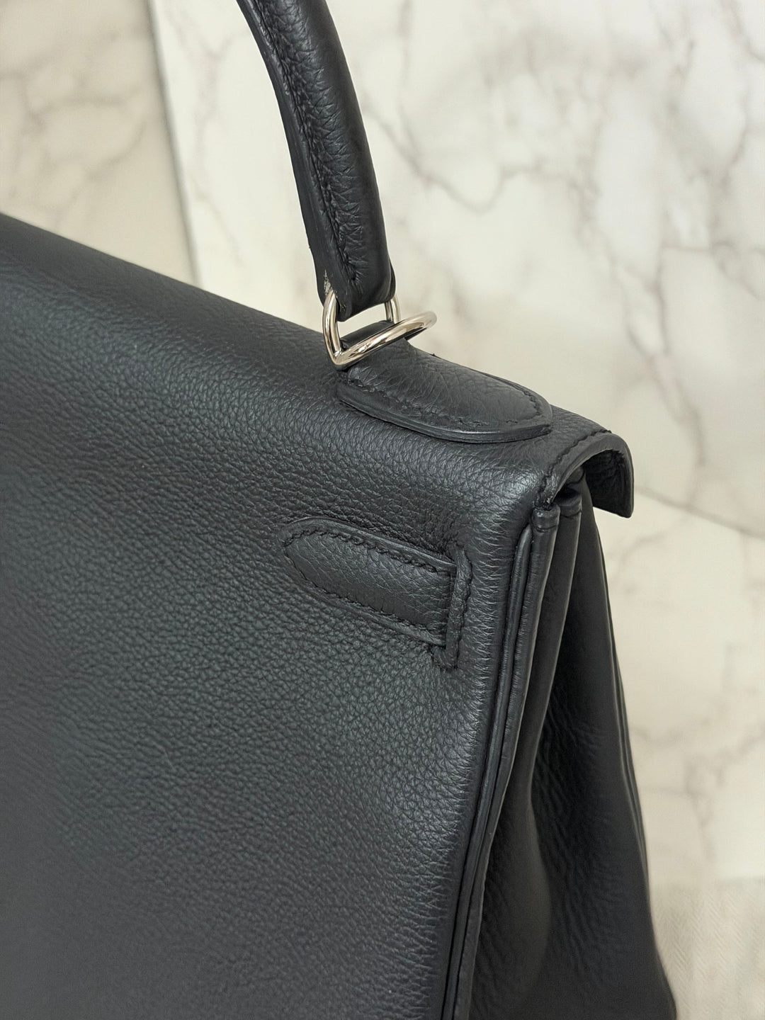 HERMES Noir Black Togo Leather with Palladium Hardware Kelly 28 Retourne Bag Stamp R 2014