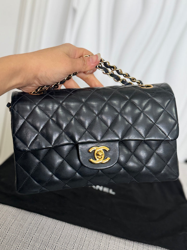 CHANEL series 11 Black Lambskin 24K GHW Vintage Small classic double flap bag 2007/2008