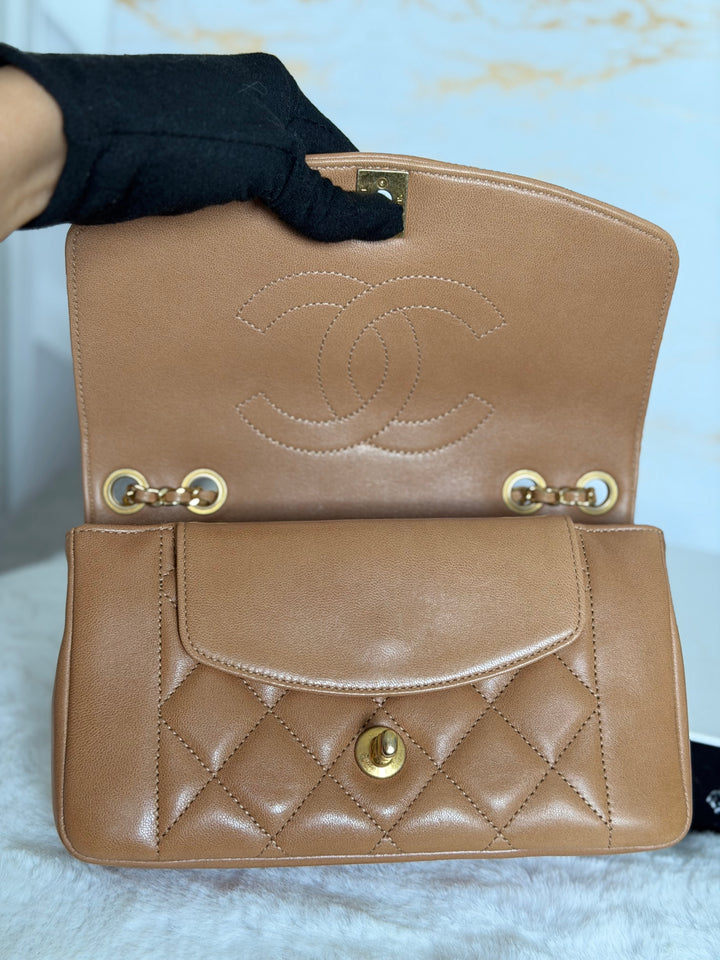 CHANEL series 21 Caramel Brown Lambskin aged GHW Diana Reissue Flap Bag size SMALL 2015