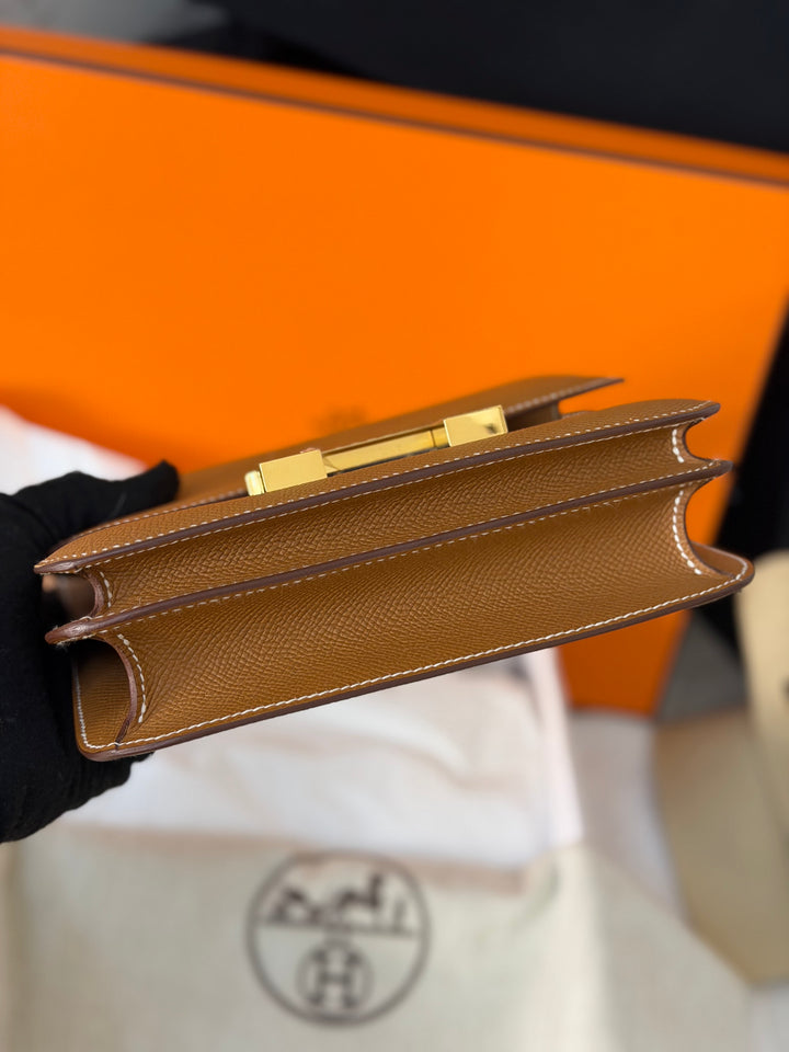 HERMÈS Constance 18 Gold Epsom Leather GHW Stamp B - 2023