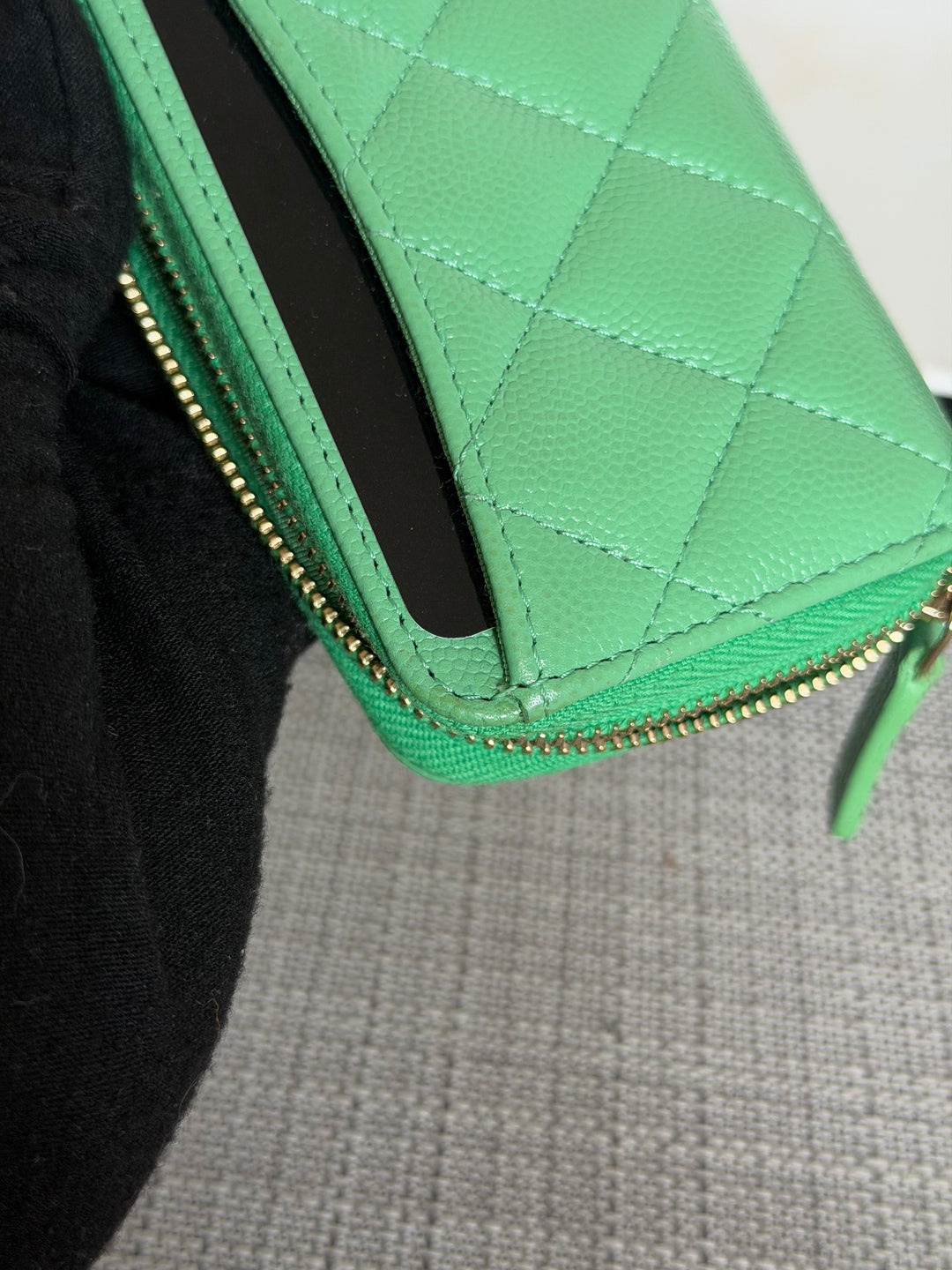 CHANEL 21P series 31 Green Caviar LGHW Zippy Coin Purse