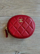 Load image into Gallery viewer, Chanel series 29 Red caviar LGHW Round Coin Purse
