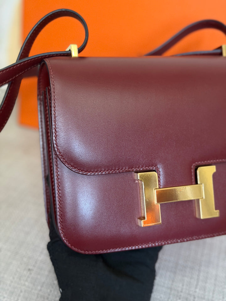 HERMÈS Rouge H Box Leather GHW Mini Constance 18 Flap Bag stamp D 2019