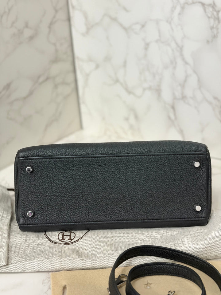 HERMES Noir Black Togo Leather with Palladium Hardware Kelly 28 Retourne Bag Stamp R 2014
