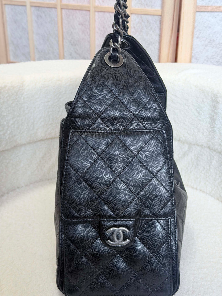 CHANEL Black Caviar Ruthenium Hardware 25 Hobo Bag size SMALL