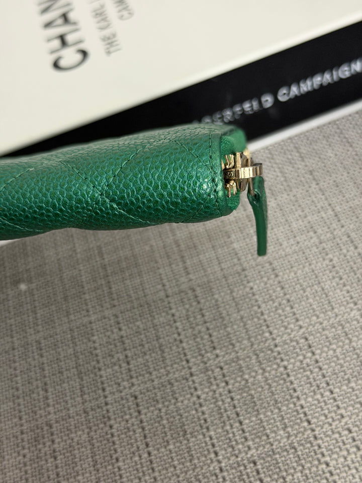 CHANEL series 25 18S collection Emerald Green Caviar LGHW Full size Zipped Wallet