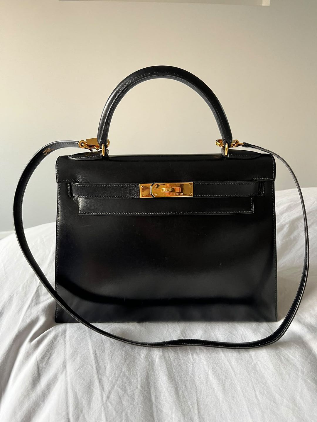 WA/Email to purchase only- HERMÈS Kelly 28 Vintage in Black 89 Noir 89 Box Leather GHW Stamp U in circle 1991