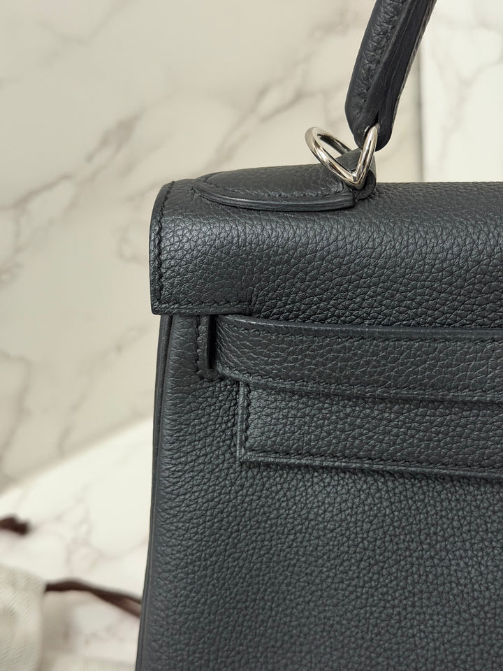 HERMES Noir Black Togo Leather with Palladium Hardware Kelly 28 Retourne Bag Stamp R 2014