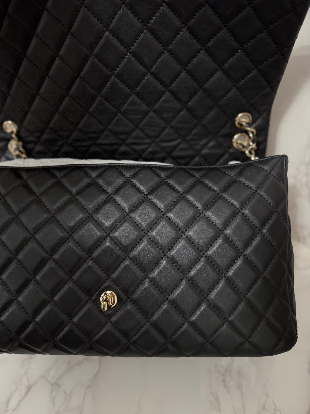 Chanel series 28 19B collection 2019 Black Calf Skin LGHW Small XXL Airliner (40 cms) Single Flap Bag