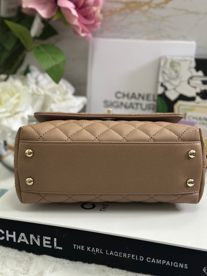 Chanel 22K Pre Fall/Winter 2022 Dark Beige Caviar LGHW Coco Handle Size Small with detachable strap