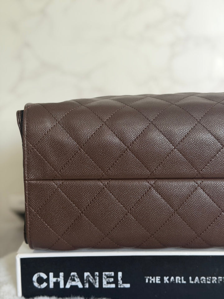 CHANEL 26B Chocolate brown Caviar LGHW 25 Hobo Bag size Small 2026