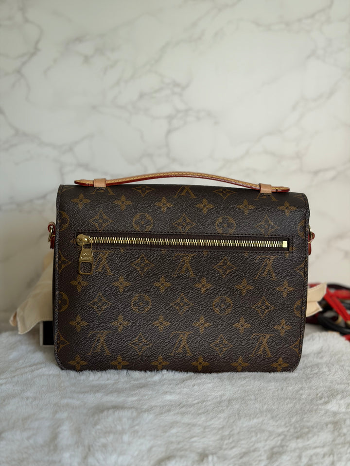 LOUIS VUITTON LV Pochette Metis Monogram Bag 2024