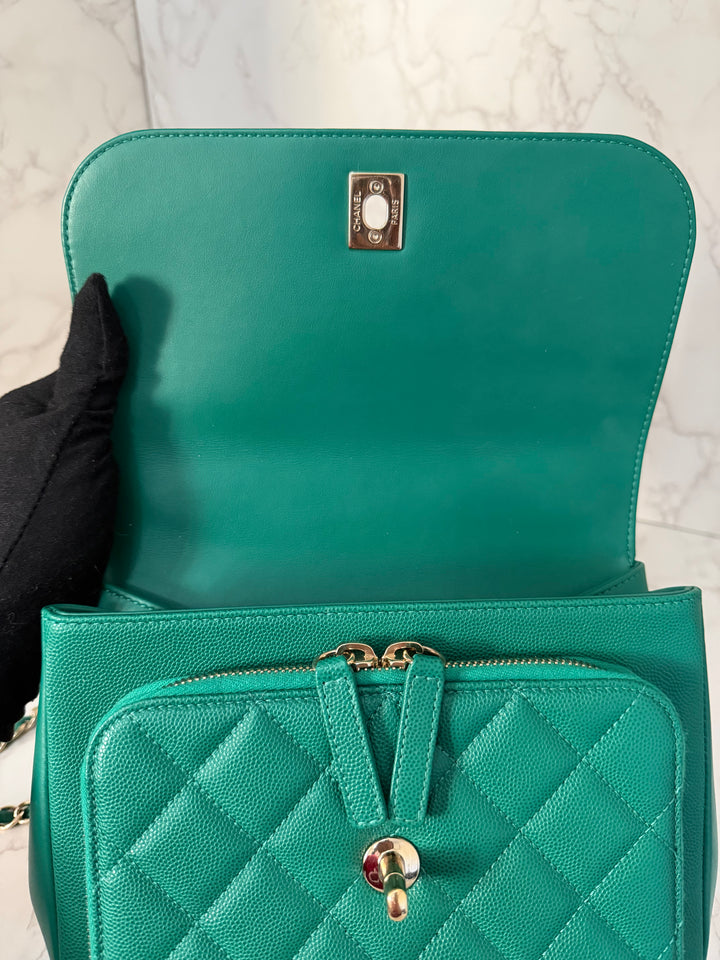 CHANEL series 23 Green Caviar LGHW Medium Business Affinity Flap Bag