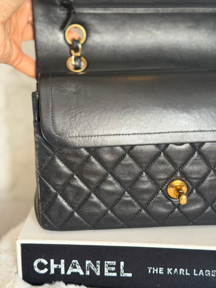 CHANEL series 6 Black Lambskin 24K GHW Vintage Medium ML Timeless Classic Double Flap Bag circa 2000-2002